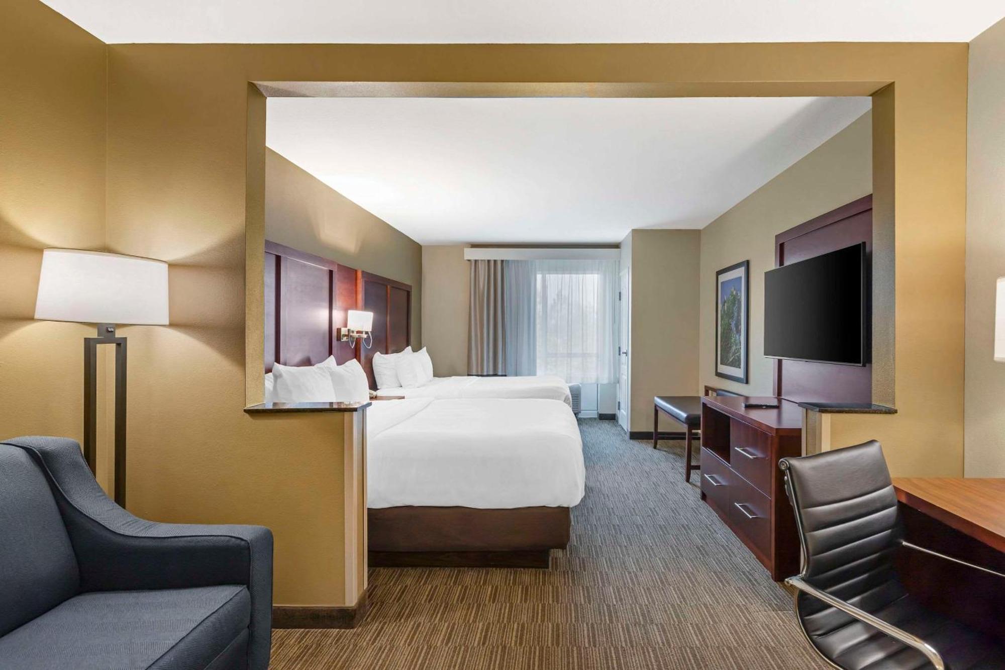 Comfort Inn & Suites Tifton Esterno foto